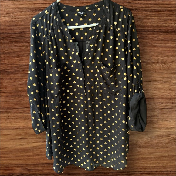 Torrid Gold Heart Print Harper Blouse Size 3 Plus Size Black - Picture 3 of 10